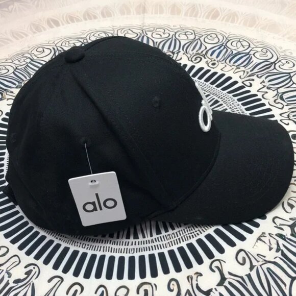 ALO Yoga Off-Duty Baseball Cap - Picture 2 of 4